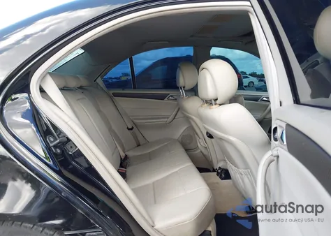 2007 Mercedes-Benz C 230 Sport from USA, damaged, VIN WDBRF52HX7E024551